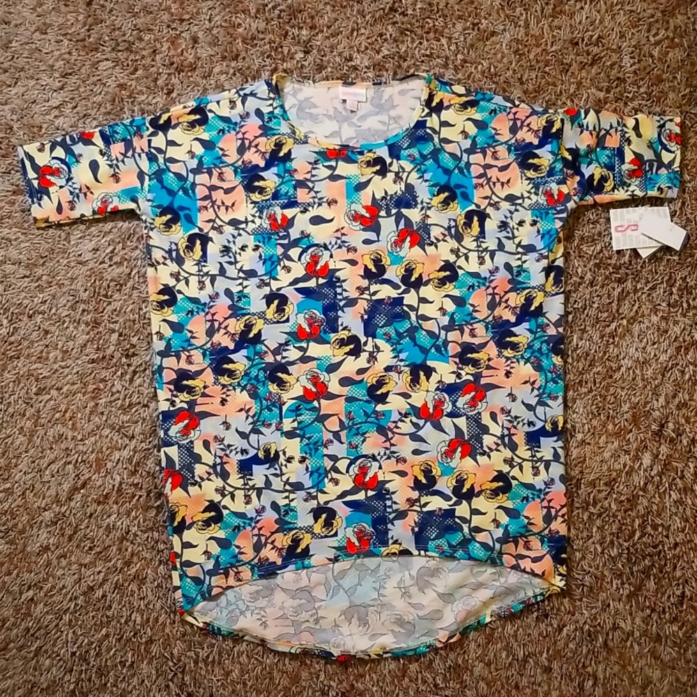 7S1.  LulaRoe shirt (mens)